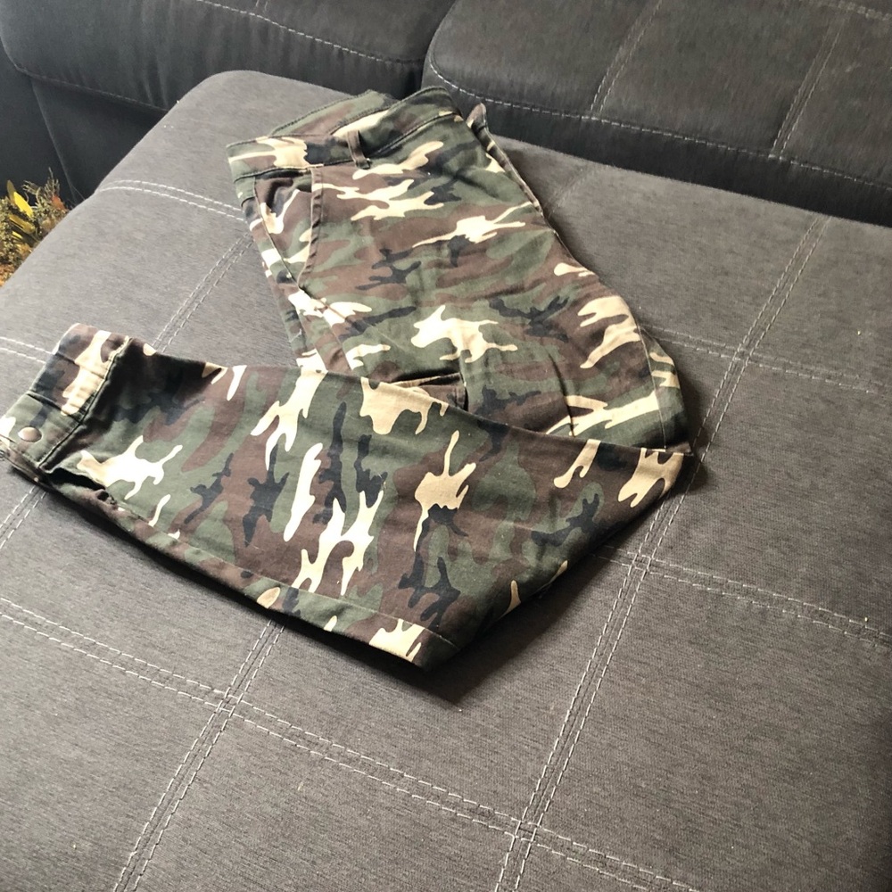 Cameo Pants